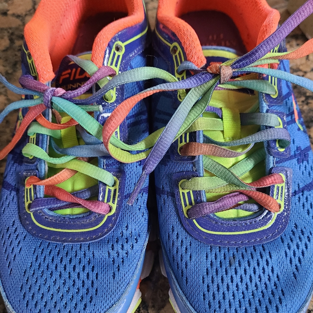 Fila Running Shoes With Memory Foam Soles Sz 7 - image 2